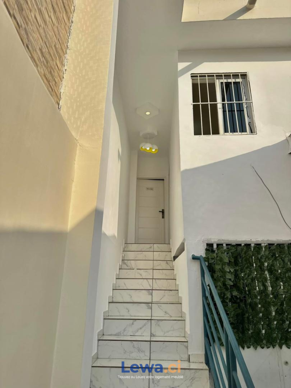 VILLA BASSE 2 PIÈCES – ANGRÉ PETRO IVOIRE