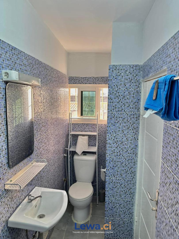 VILLA BASSE 2 PIÈCES – ANGRÉ PETRO IVOIRE