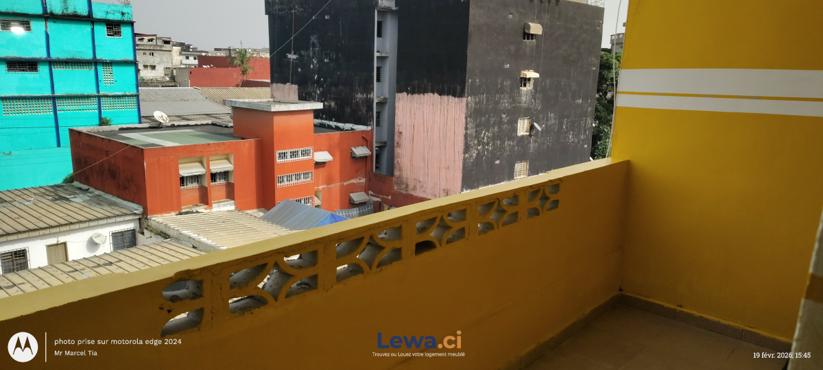 Chambre salon nouvelle construction disponible a Yopougon